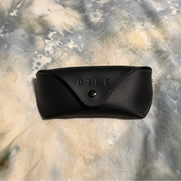 Diff aviator sunglasses gold rim black lenses unisex - Picture 3 of 9